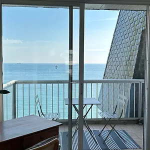 Pied Dans L'eau - La Comtesse Appartement